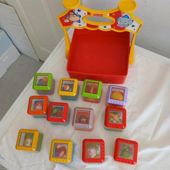 Fisher Price 2004 Music Poppity Pop Elephant with 12 Peek A Boo Blocks - Picture 10 of 10